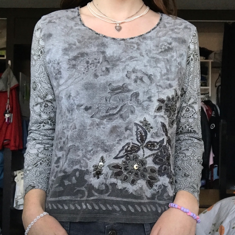 Cool 2000s grunge graphic long sleeve ❤︎